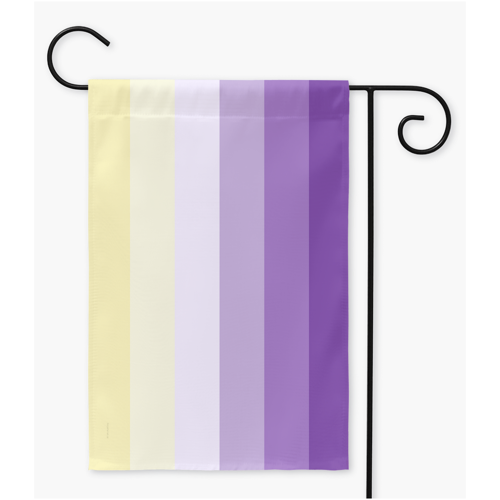 Drapeaux de cour et de jardin lunaires | Simple ou double face | 2 tailles | Orientations romantiques et sexuelles